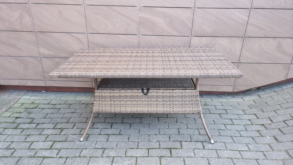 Lauko stalas su daiktadėže