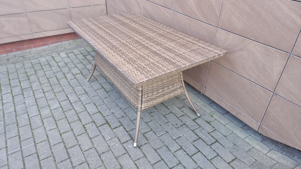 Lauko stalas su daiktadėže