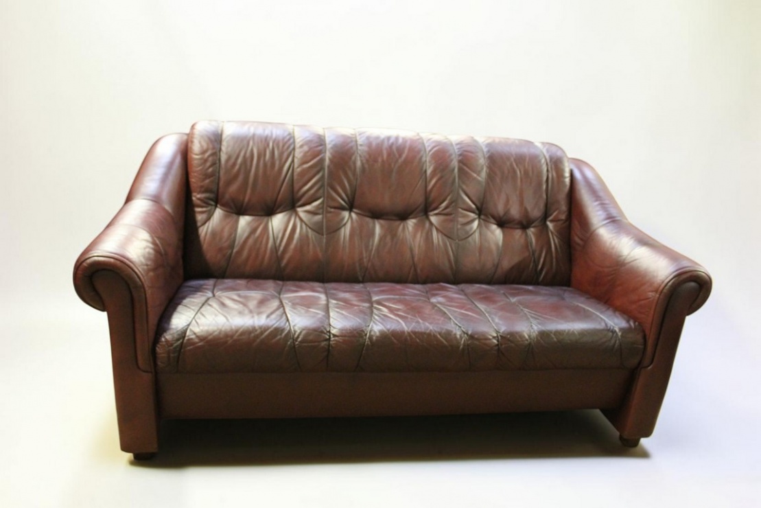Natūralios odos sofa
