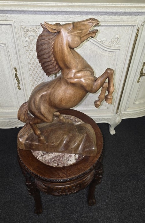 Arklio skulptūra (medžio masyvas)